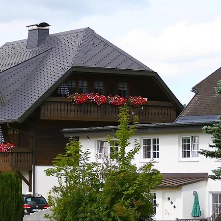 Biohaus 4 شقة تيتيسي نيوستادت